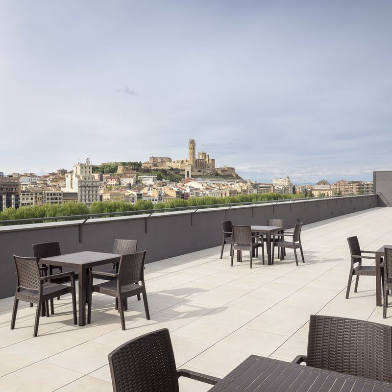 Terrassa amb vistes a residència geriàtrica CleceVitam Ponent Lleida